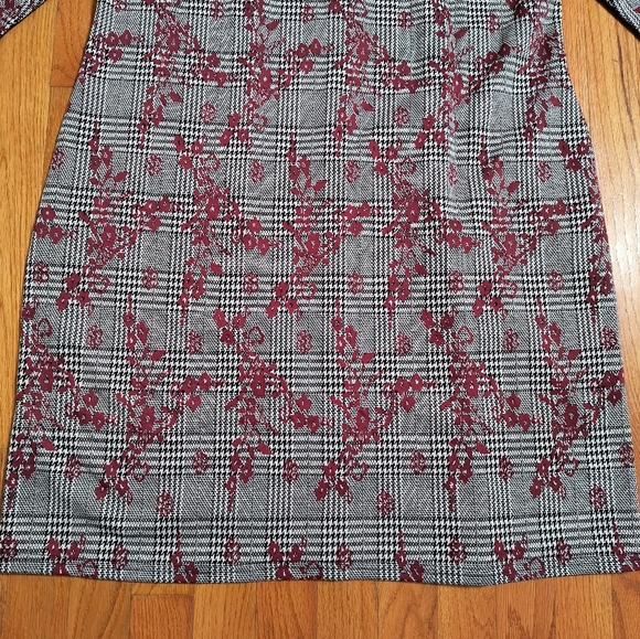 Nina Leonard Houndstooth and floral dress, women's 1X, gray and red - Picture 3 of 16